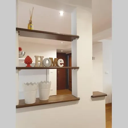 Apartament Dimora Maqueda *